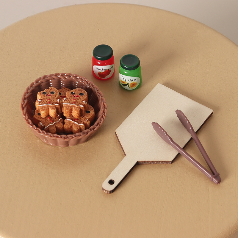 Baking Kitchen Layout - 1:12 Gingerbread Man Food Play Set,